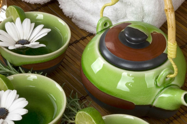 Заваренный китайский зеленый чай